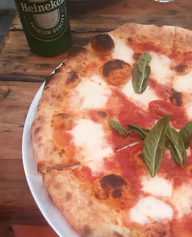 Pizza do Caroll´s Place no Soho em NYC - Giuli Castro